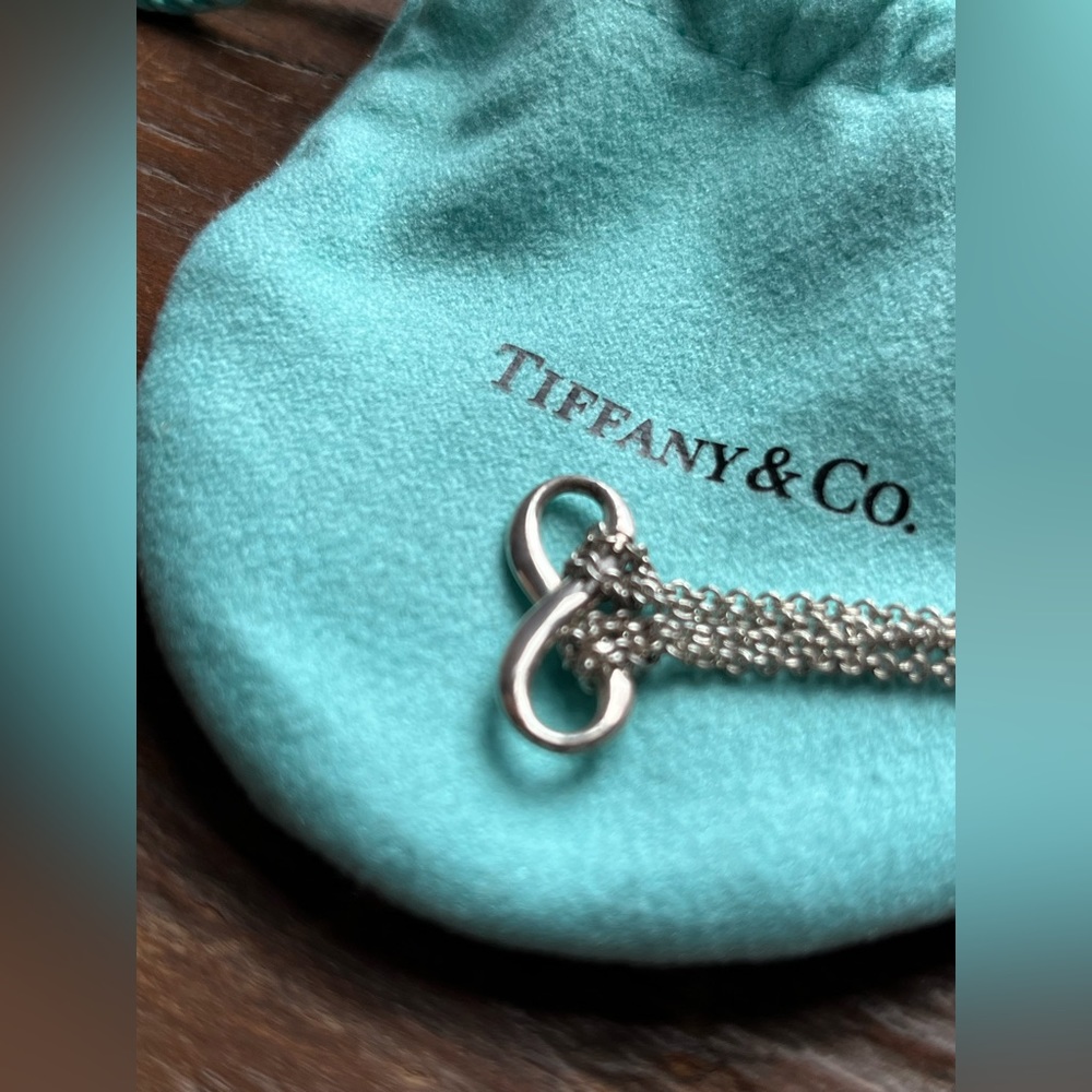 Tiffany & Co. Infinity Pendant on 18inch chain - Necklace (bag and box included) - Picture 13 of 16